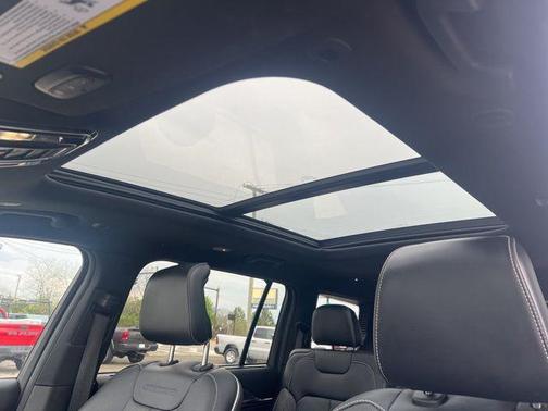 Silver Zynith 2025 Jeep Grand Cherokee L Overland