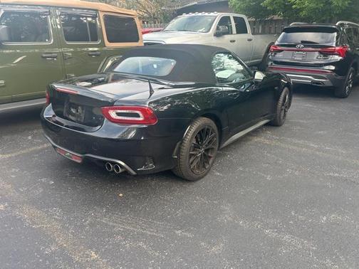 2017 FIAT 124 Spider Base