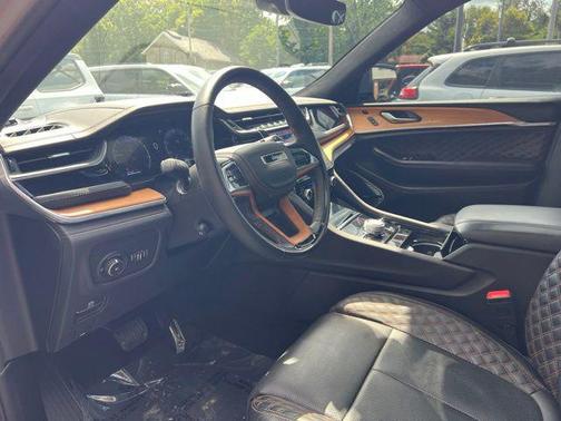 Silver Zynith 2023 Jeep Grand Cherokee Summit