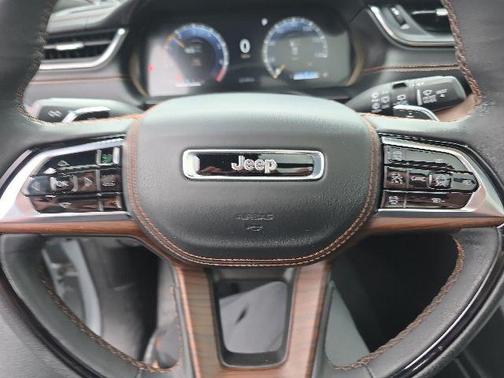 Silver Zynith 2025 Jeep Grand Cherokee Summit