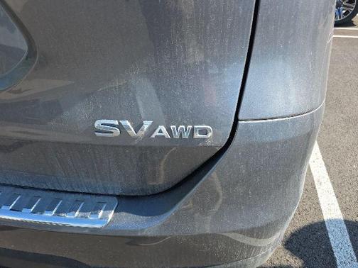 Gun Metallic 2016 Nissan Rogue SL