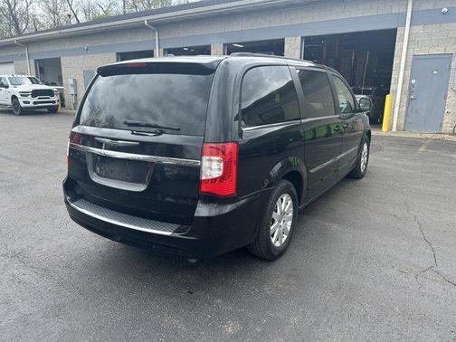 2013 Chrysler Town & Country Touring