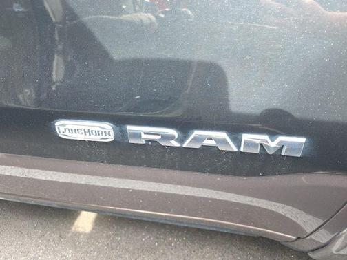 Diamond Black Crystal Pearlcoat 2020 RAM 1500 Longhorn