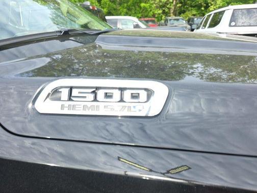 Diamond Black Crystal Pearlcoat 2020 RAM 1500 Longhorn