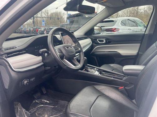 Bright White Clearcoat 2022 Jeep Compass Limited