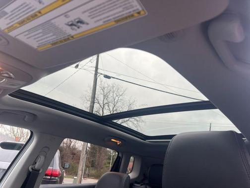 Bright White Clearcoat 2022 Jeep Compass Limited