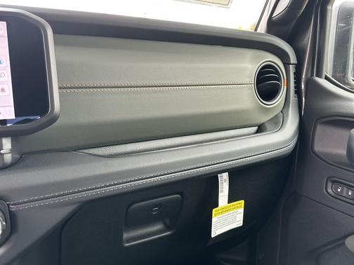 Granite Crystal Metallic Clearcoat 2027 Jeep Gladiator Mojave X