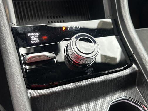 Bright White Clearcoat 2026 Jeep Grand Cherokee Altitude