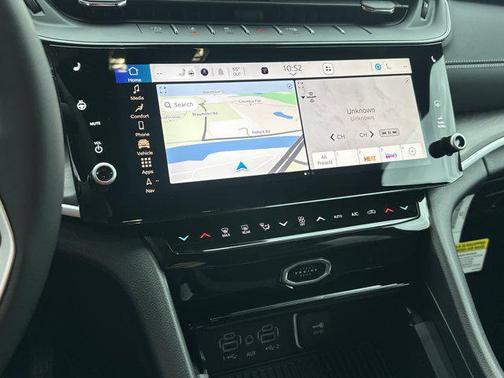 Bright White Clearcoat 2026 Jeep Grand Cherokee Altitude