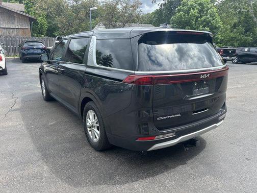2022 Kia Carnival LXS