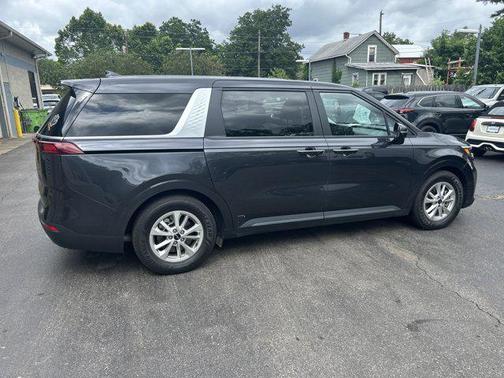 2022 Kia Carnival LXS