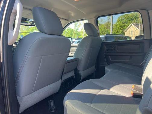 Brilliant Black Crystal Pearlcoat 2016 RAM 1500 Tradesman/Express