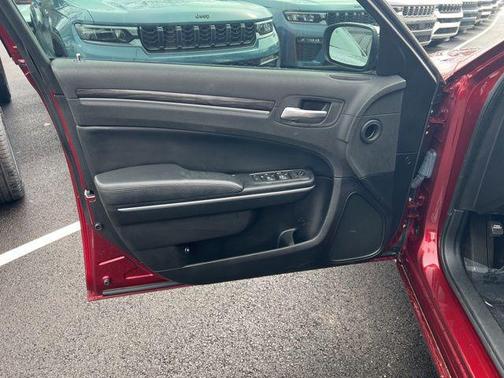 2021 Chrysler 300 Touring