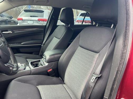 2021 Chrysler 300 Touring