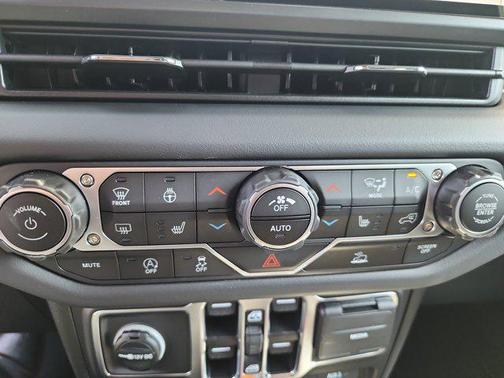 2025 Jeep Gladiator High Tide