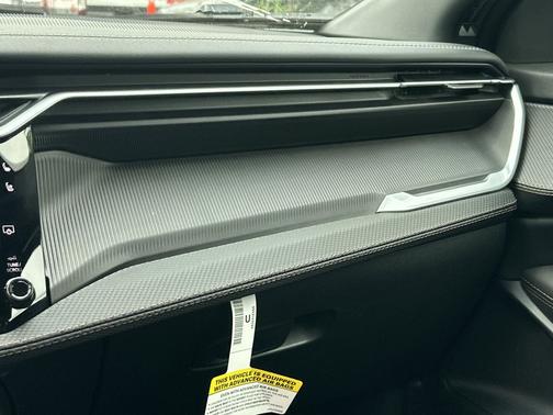 Silver Zynith Clearcoat 2026 Jeep Cherokee Overland
