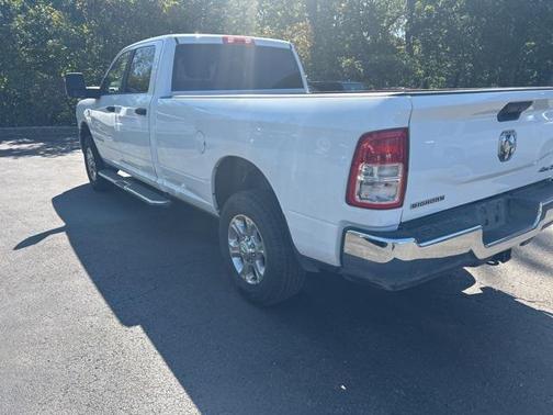 2024 RAM 3500 Big Horn Crew Cab 4x4 8' Box