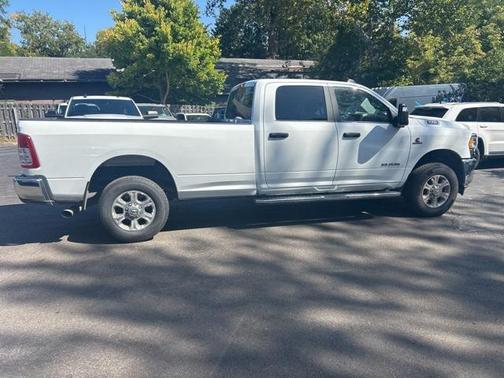 2024 RAM 3500 Big Horn Crew Cab 4x4 8' Box