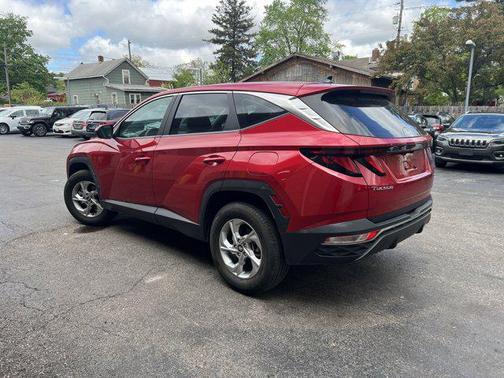 2022 Hyundai TUCSON SE