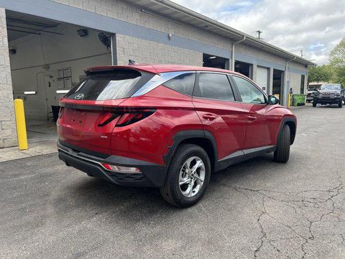 2022 Hyundai TUCSON SE