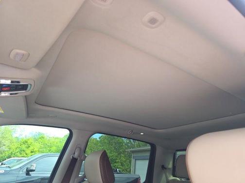 Bright White Clearcoat 2022 RAM 1500 Laramie