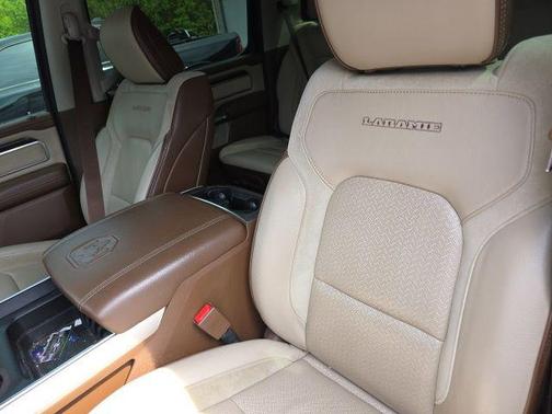 Bright White Clearcoat 2022 RAM 1500 Laramie