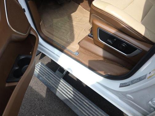 Bright White Clearcoat 2022 RAM 1500 Laramie