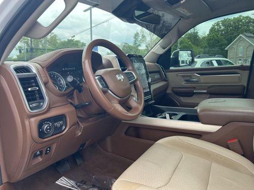 Bright White Clearcoat 2022 RAM 1500 Laramie