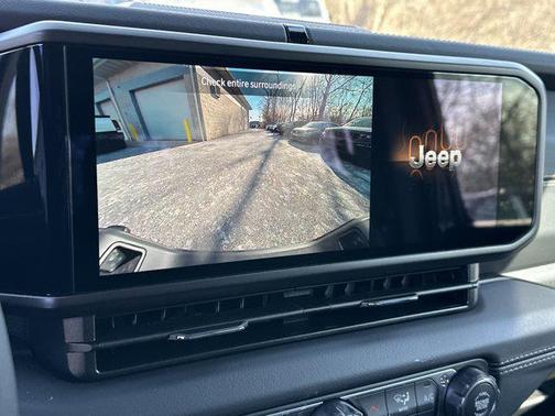 2026 Jeep Gladiator Sahara 4x4