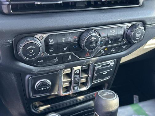 2026 Jeep Gladiator Sahara 4x4