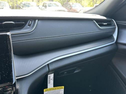 Baltic Gray Metallic Clearcoat 2026 Jeep Grand Cherokee Altitude
