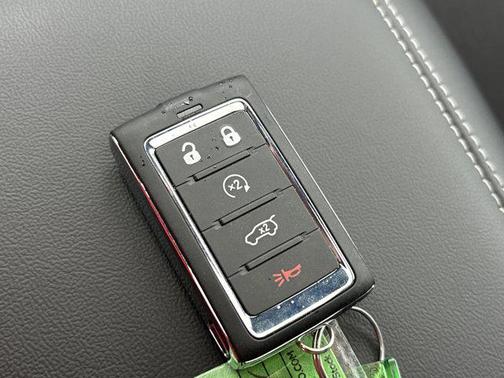 Silver Zynith 2026 Jeep Grand Cherokee Altitude