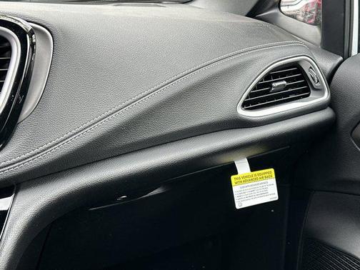 Bright White Clearcoat 2027 Chrysler Pacifica L