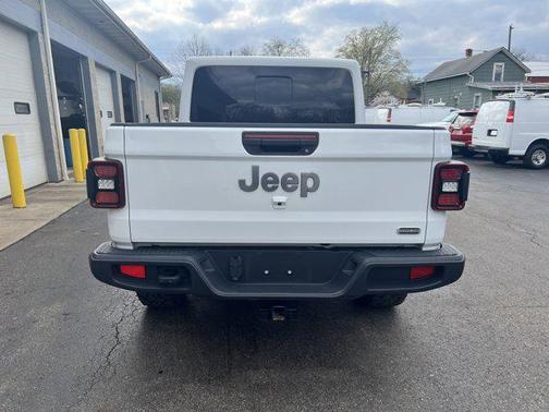 2022 Jeep Gladiator Overland