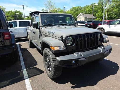 Sting-Gray Clearcoat 2022 Jeep Gladiator Willys 4x4