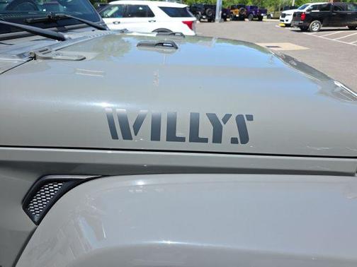 Sting-Gray Clearcoat 2022 Jeep Gladiator Willys 4x4
