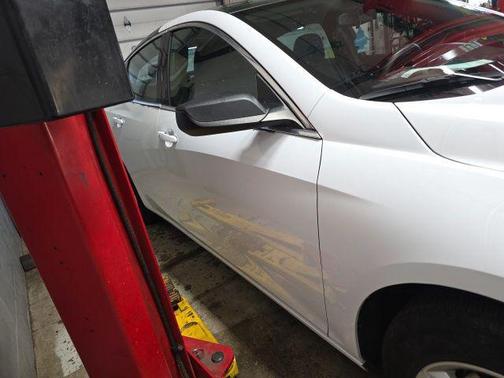 Summit White 2022 Chevrolet Malibu 1LS
