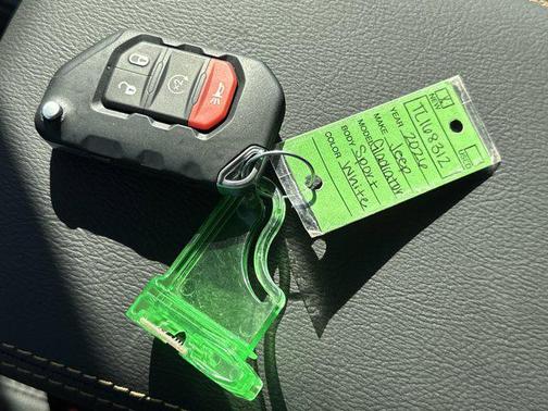 2026 Jeep Gladiator Sahara 4x4