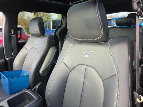 2026 Chrysler Pacifica L