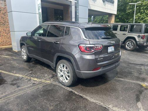 2022 Jeep Compass Latitude Lux