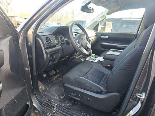 2014 Toyota Tundra SR5