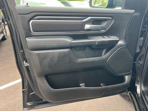 Diamond Black Crystal Pearlcoat 2025 RAM 1500 Big Horn/Lone Star