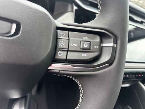 Diamond Black Crystal Pearlcoat 2026 Jeep Cherokee Limited