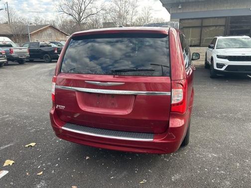 2012 Chrysler Town & Country Touring