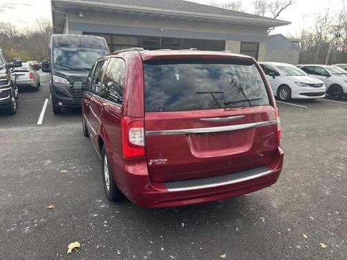 2012 Chrysler Town & Country Touring