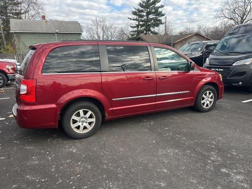 2012 Chrysler Town & Country Touring