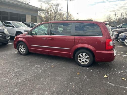 2012 Chrysler Town & Country Touring