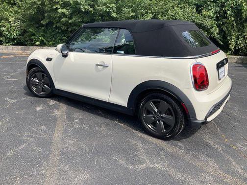 2022 MINI Convertible Signature