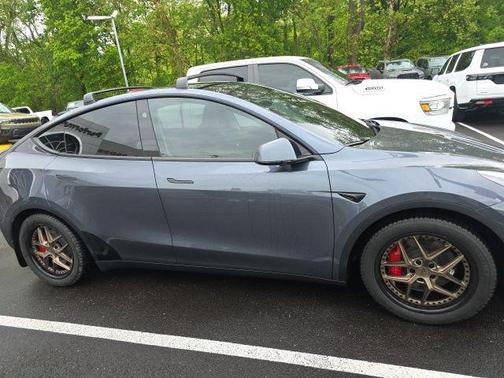 Midnight Silver Metallic 2023 Tesla Model Y Performance Dual Motor All-Wheel Drive