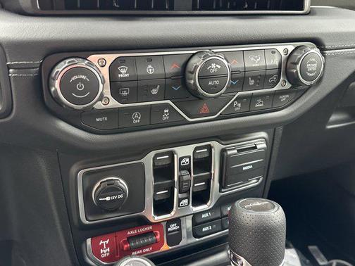 2026 Jeep Gladiator Mojave X